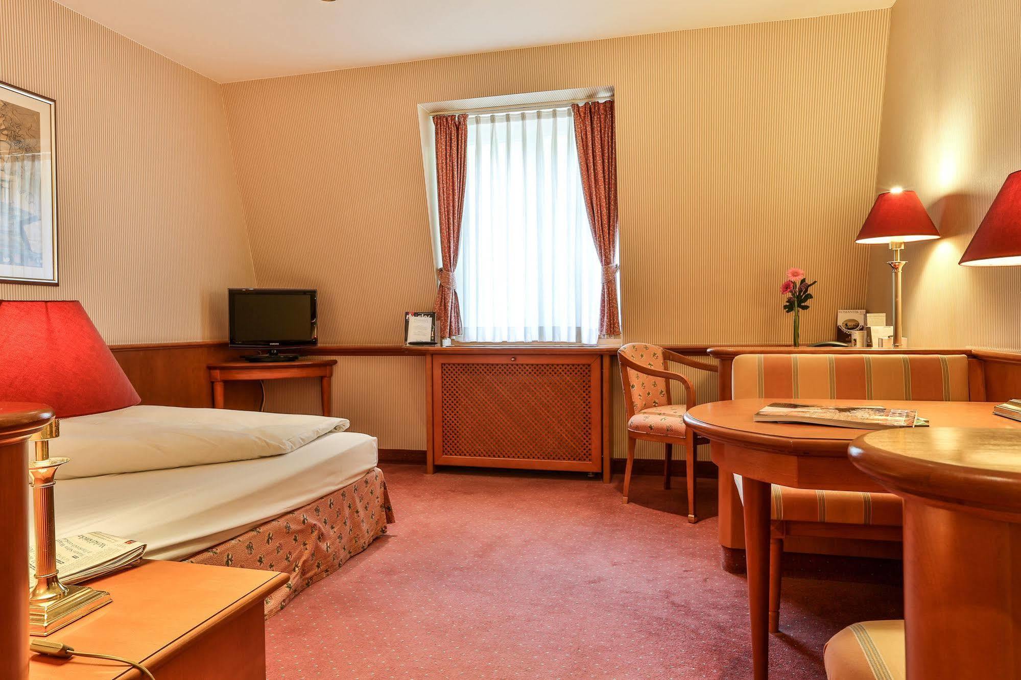 Waldhaus Reinbek Hotel Kültér fotó